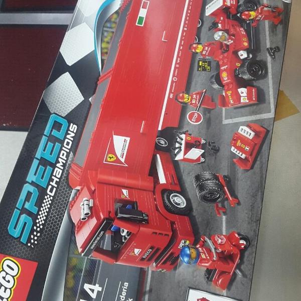 Photo taken at 이마트 (E-Mart) by Songyi P. on 5/14/2015-济州市塔洞38易买得超市 Photo taken at 이마트 (E-Mart) by Songyi P. on 5/14/2015