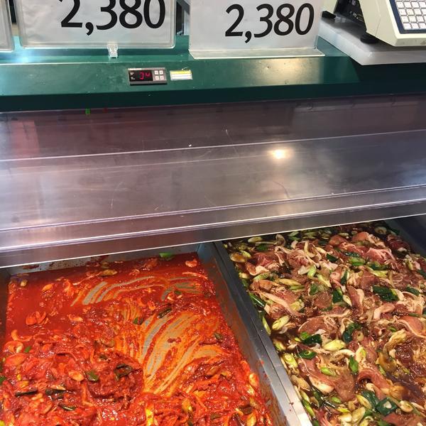 Photo taken at 이마트 (E-Mart) by Kim J. on 2/20/2015-济州市塔洞38易买得超市 Photo taken at 이마트 (E-Mart) by Kim J. on 2/20/2015