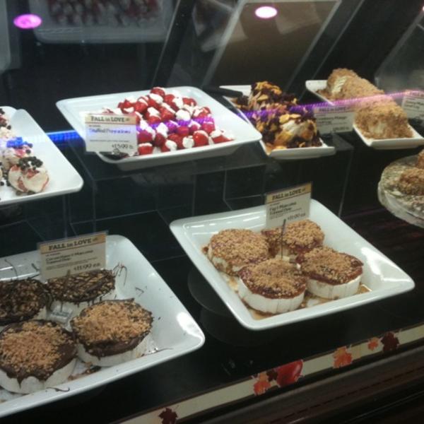 Photo taken at Whole Foods Market by Lesley M. on 10/5/2011-奥克拉荷马塔尔萨第41街1401(在皮奥里亚) Photo taken at Whole Foods Market by Lesley M. on 10/5/2011