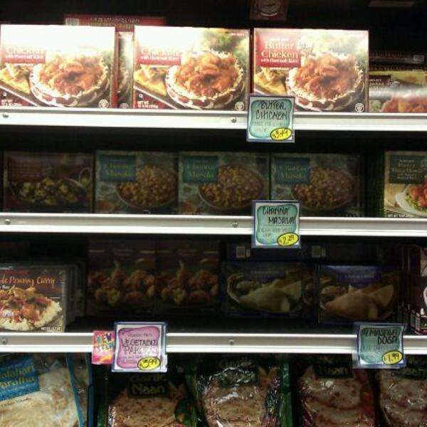 Photo taken at Trader Joe's by Toya on 5/21/2012-弗吉尼亚州纽波特纽斯杰弗逊大道12551 Photo taken at Trader Joe's by Toya on 5/21/2012