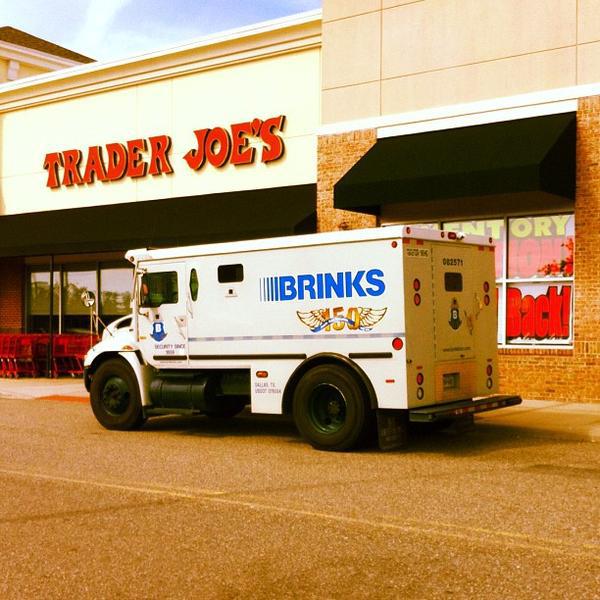 Photo taken at Trader Joe's by Alex on 9/20/2012-弗吉尼亚州纽波特纽斯杰弗逊大道12551 Photo taken at Trader Joe's by Alex on 9/20/2012