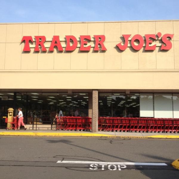 意式双头咖啡机Trader Joe's乔氏连锁纽黑文店图片库 意式双头咖啡机Trader Joe's乔氏连锁纽黑文店图片库