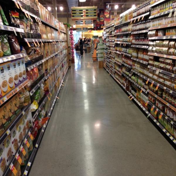 Photo taken at Whole Foods by Keenen T. on 12/26/2012-南卡莱罗纳州哥伦比亚市克洛斯山路702号 Photo taken at Whole Foods by Keenen T. on 12/26/2012