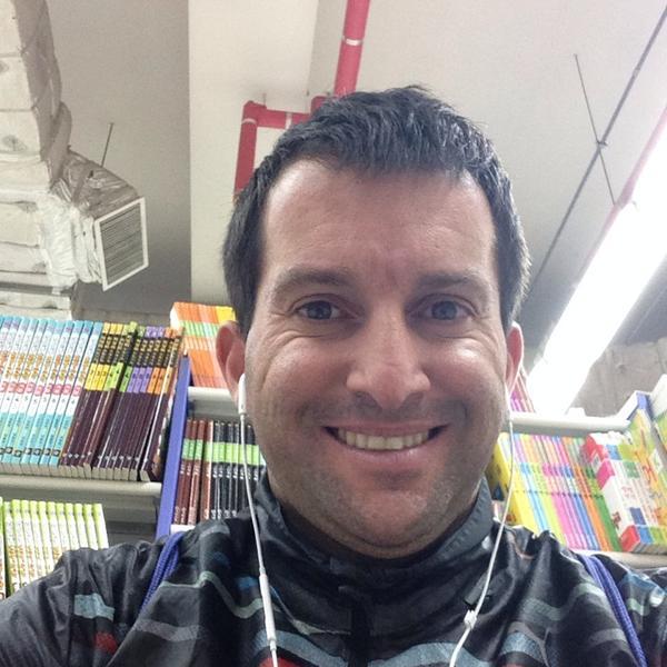 Photo taken at 이마트 (E-Mart) by Ednei T. on 10/23/2013-济州市塔洞38易买得超市 Photo taken at 이마트 (E-Mart) by Ednei T. on 10/23/2013