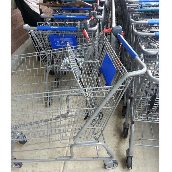 Photo taken at Aldi Food Market by Jason C. on 8/11/2014-华盛顿特区20002 第17届街东北(马里兰大道东北与本宁堡路东北之间)901号 Photo taken at Aldi Food Market by Jason C. on 8/11/2014