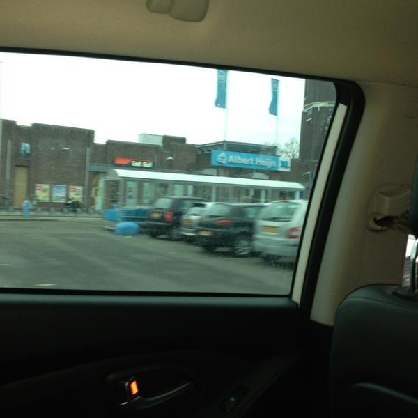 Photo taken at Albert Heijn XL by martin m. on 3/23/2013-荷兰北布拉班特省海尔蒙德多伦路1号 Photo taken at Albert Heijn XL by martin m. on 3/23/2013