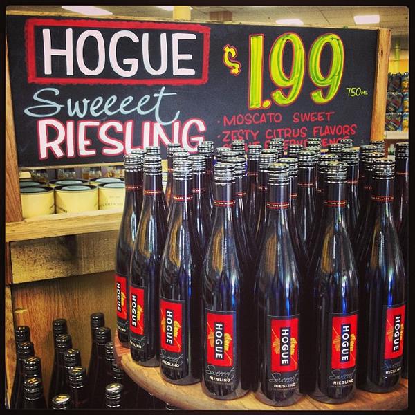 Photo taken at Trader Joe's by Jasin D. on 8/7/2013-美国加利福尼亚州皮诺尔谷路2742 Photo taken at Trader Joe's by Jasin D. on 8/7/2013