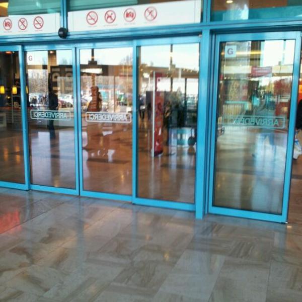 Photo taken at Centro Commerciale Dei Laghi 'Auchan' by Paolo B. on 1/22/2012-意大利伦巴第雷斯卡尔迪纳帕尔米罗·陶里亚蒂街52 Photo taken at Centro Commerciale Dei Laghi 'Auchan' by Paolo B. on 1/22/2012
