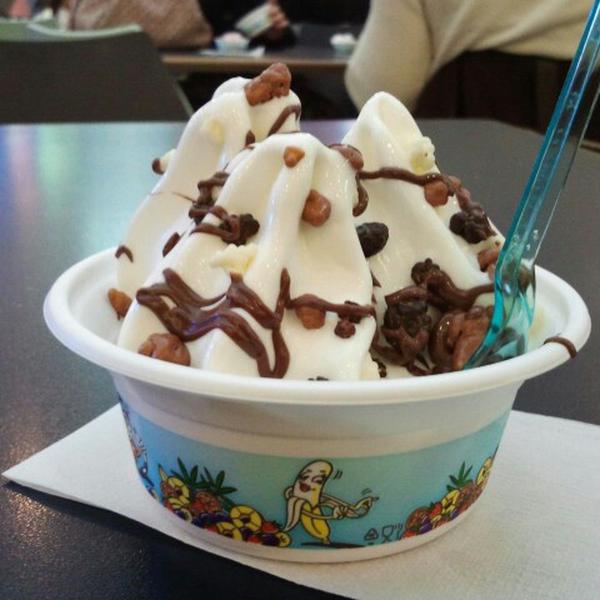 Photo taken at Centro Commerciale Dei Laghi 'Auchan' by Roberta C. on 2/2/2013-意大利伦巴第雷斯卡尔迪纳帕尔米罗·陶里亚蒂街52 Photo taken at Centro Commerciale Dei Laghi 'Auchan' by Roberta C. on 2/2/2013