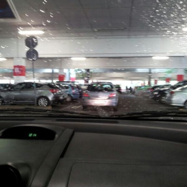 Photo taken at Centro Commerciale Dei Laghi 'Auchan' by Loris B. on 4/30/2012-意大利伦巴第雷斯卡尔迪纳帕尔米罗·陶里亚蒂街52 Photo taken at Centro Commerciale Dei Laghi 'Auchan' by Loris B. on 4/30/2012