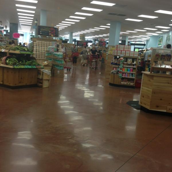 Photo taken at Trader Joe's by Ryan S. on 4/18/2013-北卡罗来纳州夏洛特都市大道1133 Photo taken at Trader Joe's by Ryan S. on 4/18/2013