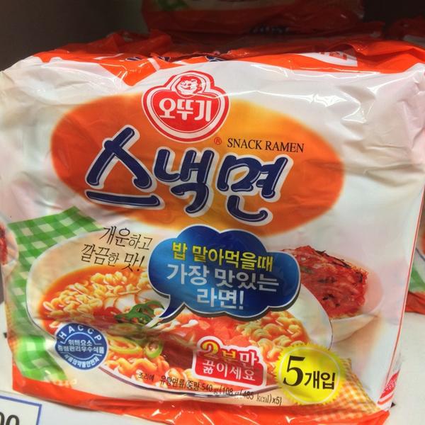 Photo taken at 홈플러스 익스프레스 (Home plus express) by Jean P. on 1/13/2014-首尔特别市城东区171号 Photo taken at 홈플러스 익스프레스 (Home plus express) by Jean P. on 1/13/2014