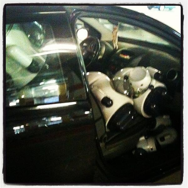 Photo taken at Bennet by Lau B. on 5/7/2012-意大利伦巴第万扎盖洛 Photo taken at Bennet by Lau B. on 5/7/2012