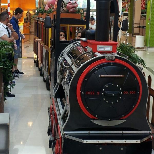 Bennet Sedriano Shopping Center图片库 Bennet Sedriano Shopping Center图片库