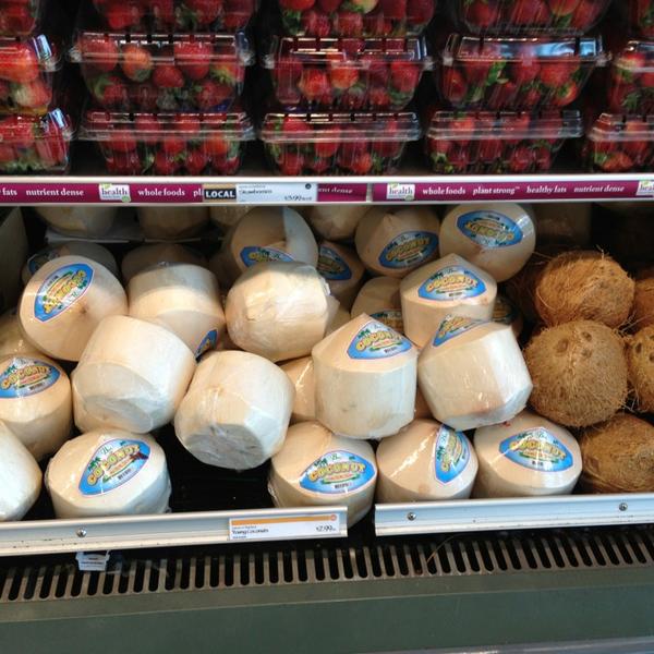 Photo taken at Whole Foods Market by Anna Y. on 9/10/2013-加尼福尼亚奥克斯纳德镇中心街道650(中收集在河滨公园) Photo taken at Whole Foods Market by Anna Y. on 9/10/2013