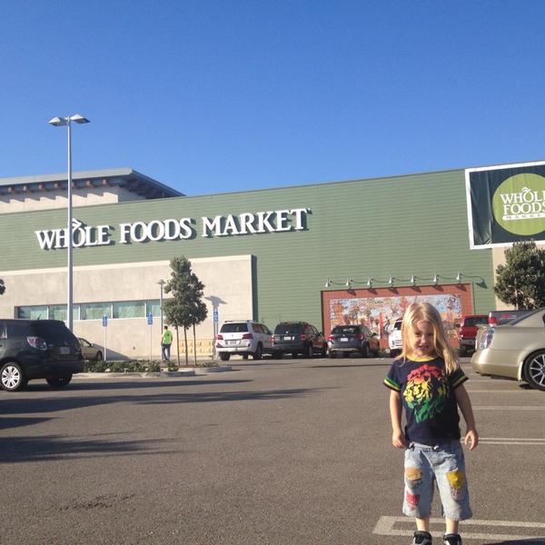 Photo taken at Whole Foods Market by Peter Z. on 6/29/2013-加尼福尼亚奥克斯纳德镇中心街道650(中收集在河滨公园) Photo taken at Whole Foods Market by Peter Z. on 6/29/2013