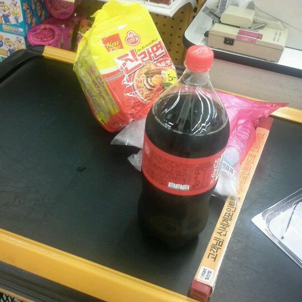 Photo taken at 이마트 (e-mart) by 종민 김. on 8/19/2012-京畿道高阳市义山区1124易买得超市 Photo taken at 이마트 (e-mart) by 종민 김. on 8/19/2012