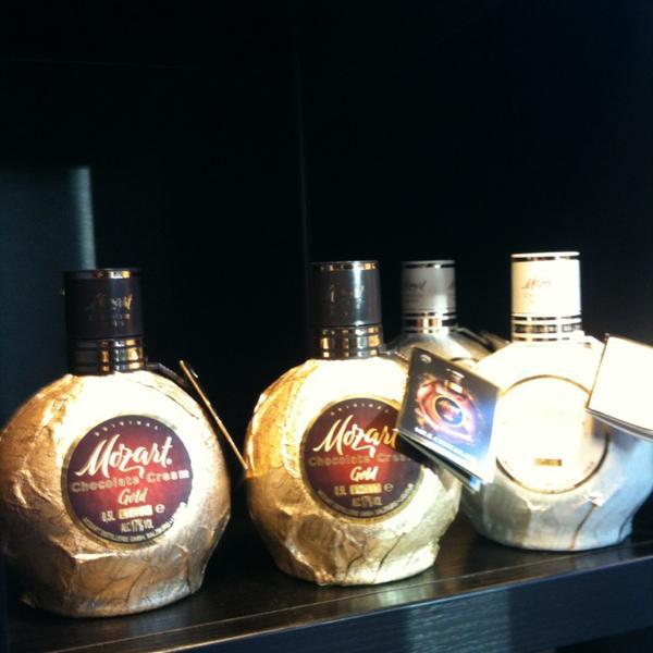 Photo taken at Gall & Gall by Cookie J. on 12/29/2012