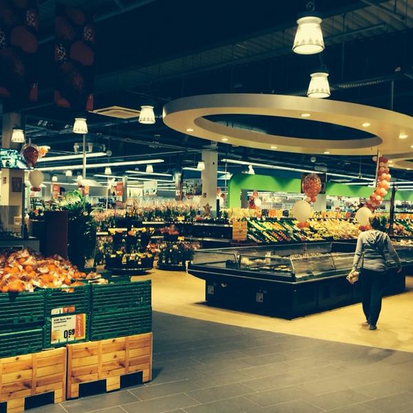 Photo taken at REWE Center by Achim B. on 12/7/2013-德国巴登符腾堡海德堡菲利克斯万可大道20 Photo taken at REWE Center by Achim B. on 12/7/2013