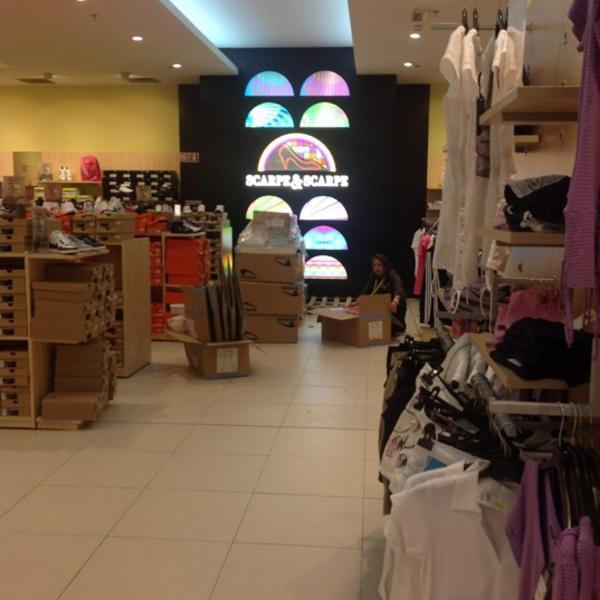 Photo taken at Auchan by Salvatore L. on 7/3/2012-意大利西西里岛卡塔尼亚外卡塔尼亚 Photo taken at Auchan by Salvatore L. on 7/3/2012