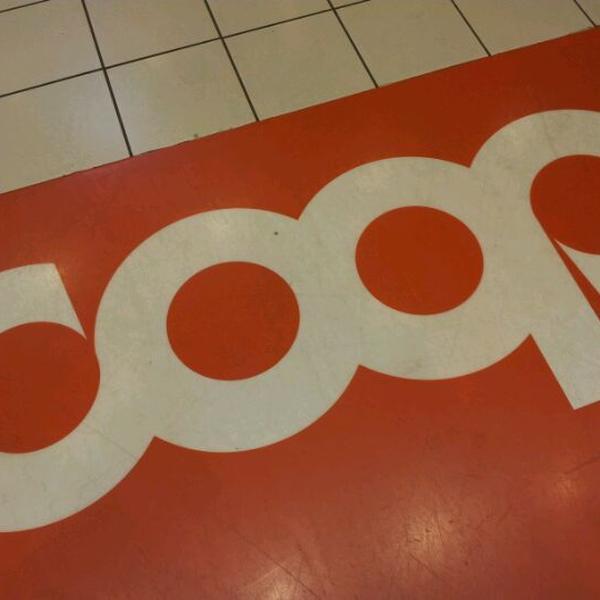 Photo taken at Coop Zola by Peter J B. on 3/26/2012