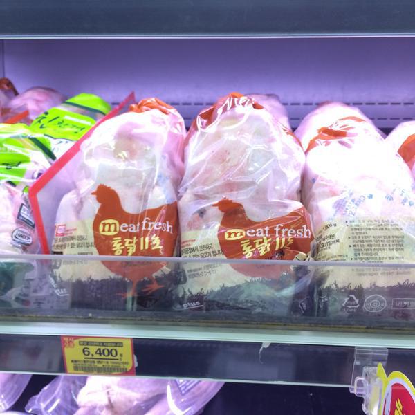 Photo taken at 홈플러스 (Home Plus) by 라이 c. on 5/11/2015-首尔市麻浦区世界杯路240号世界杯体育场内(世界杯店) Photo taken at 홈플러스 (Home Plus) by 라이 c. on 5/11/2015