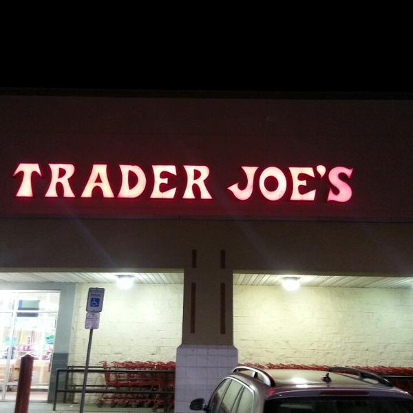 Photo taken at Trader Joe's by Eliezer M. on 3/3/2013-纽泽西州帕拉默斯米德兰大道404号 Photo taken at Trader Joe's by Eliezer M. on 3/3/2013