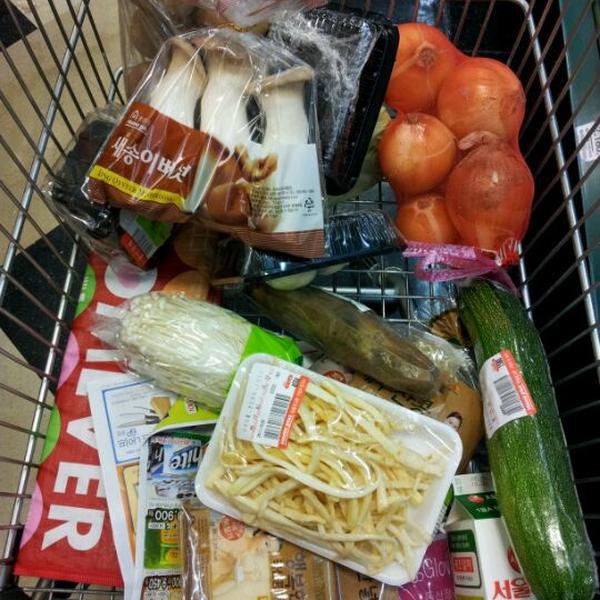 Photo taken at 홈플러스 (Home plus) by Ryu s. on 10/22/2011-大邱市西区达句伐大路1821号(内唐店) Photo taken at 홈플러스 (Home plus) by Ryu s. on 10/22/2011