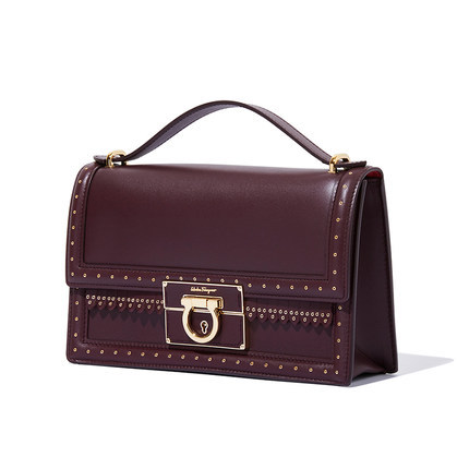 Ferragamo/菲拉格慕ferragamo女包16新款钉饰单肩包21F374 618240 Ferragamo/菲拉格慕ferragamo女包16新款钉饰单肩包21F374 618240