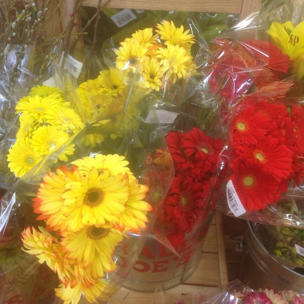 Photo taken at Trader Joe's by Night Owl F. on 3/3/2013-加利福尼亚州绍曾德奥克斯洛杉矶市阿博尔斯大道451 Photo taken at Trader Joe's by Night Owl F. on 3/3/2013