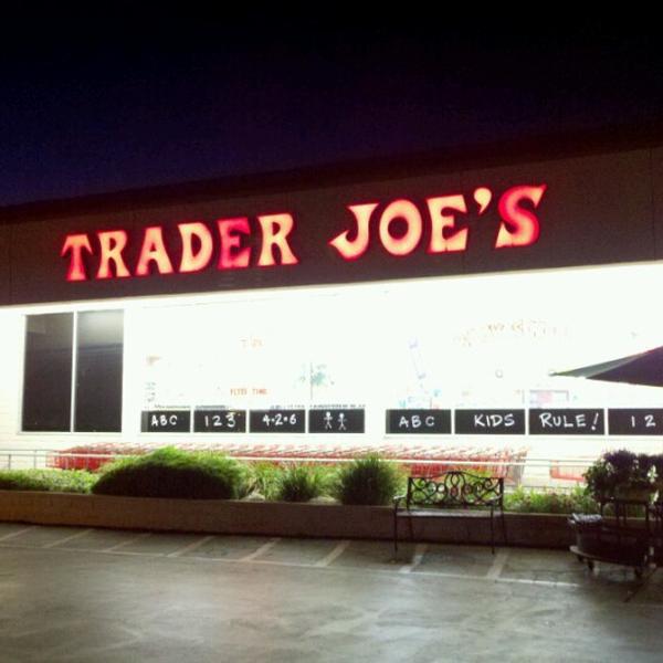 Photo taken at Trader Joe's by Frank M. on 8/27/2012-加利福尼亚州绍曾德奥克斯洛杉矶市阿博尔斯大道451 Photo taken at Trader Joe's by Frank M. on 8/27/2012