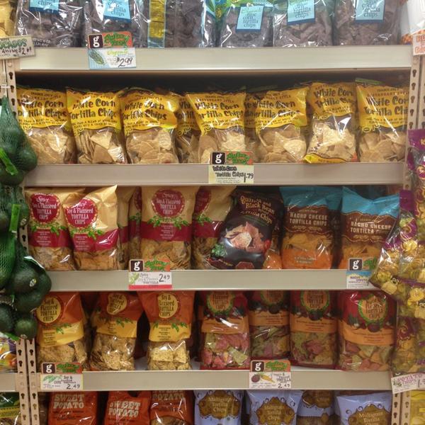 Photo taken at Trader Joe's by Night Owl F. on 1/16/2013-加利福尼亚州绍曾德奥克斯洛杉矶市阿博尔斯大道451 Photo taken at Trader Joe's by Night Owl F. on 1/16/2013