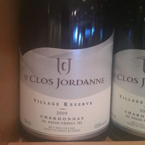 Photo taken at LCBO by Mario H. on 1/20/2012-加拿大安大略省桑德贝雷霆中心威廉堡路969 Photo taken at LCBO by Mario H. on 1/20/2012