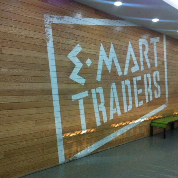 Photo taken at 이마트 트레이더스 (E-mart Traders) by Sun K. on 2/20/2012-京畿道龙仁兴区2457易买得超市 Photo taken at 이마트 트레이더스 (E-mart Traders) by Sun K. on 2/20/2012