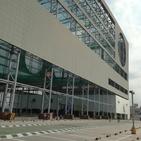 Photo taken at 홈플러스 (Home plus) by Yoonseok H. on 4/16/2013