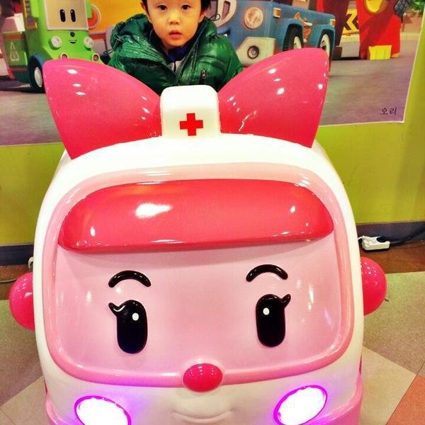 Photo taken at 홈플러스 (Home plus) by Elvis Dong-yoon L. on 3/4/2013-京畿道城南盆唐151 Photo taken at 홈플러스 (Home plus) by Elvis Dong-yoon L. on 3/4/2013