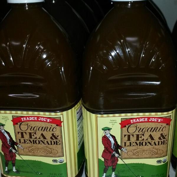 Photo taken at Trader Joe's by Dianne -伊利诺州拉格兰奇市奥格登大道拉格兰奇路北25号 Photo taken at Trader Joe's by Dianne