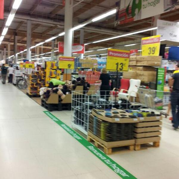 Photo taken at Carrefour El Saler by Pedro N. on 9/30/2011-西班牙巴伦西亚洛佩兹皮尼罗教授大道16号 Photo taken at Carrefour El Saler by Pedro N. on 9/30/2011
