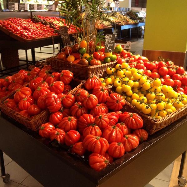 Photo taken at Monoprix by Yulia M. on 4/29/2014-法国布洛涅比扬古饶勒斯大道187号 Photo taken at Monoprix by Yulia M. on 4/29/2014