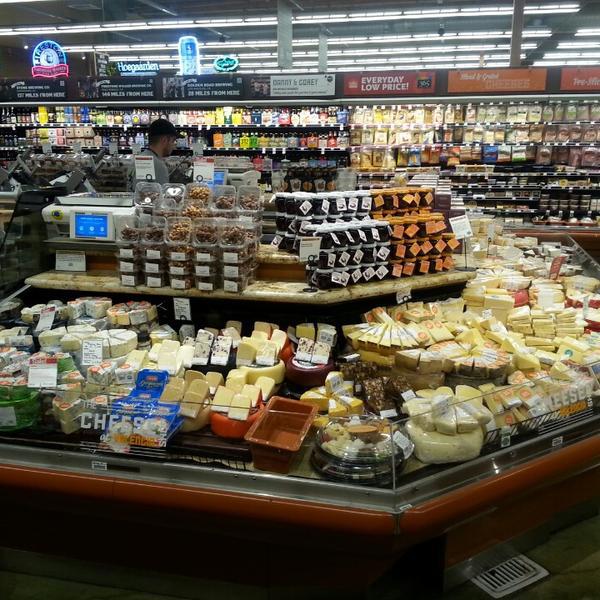 Photo taken at Whole Foods Market by Harry M. on 4/23/2014-美国加利福尼亚州圣塔克拉利塔瓦伦西亚大道24130 Photo taken at Whole Foods Market by Harry M. on 4/23/2014