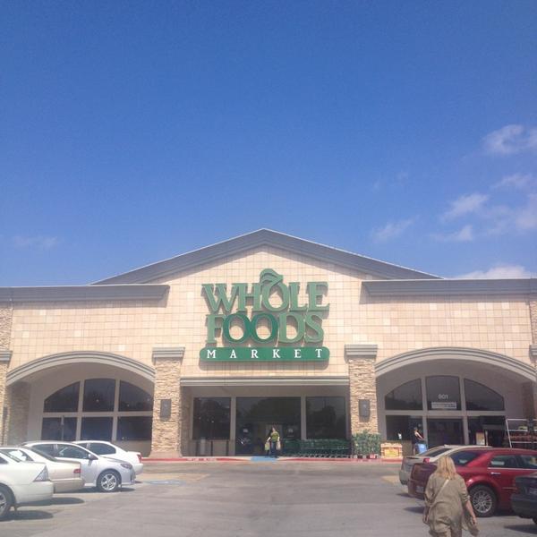 Photo taken at Whole Foods Market by Sara J. on 3/29/2013-德克萨斯州阿灵顿拉马尔大道801号 Photo taken at Whole Foods Market by Sara J. on 3/29/2013