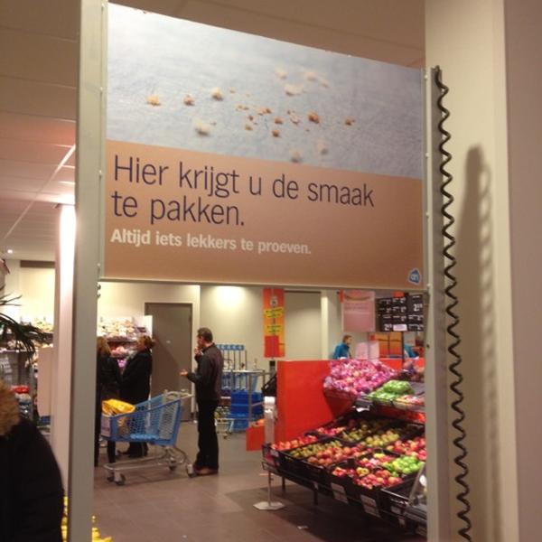 Photo taken at Albert Heijn by Armani M. on 11/17/2012-荷兰南荷兰省卢恩朱莉安娜街37-41号 Photo taken at Albert Heijn by Armani M. on 11/17/2012