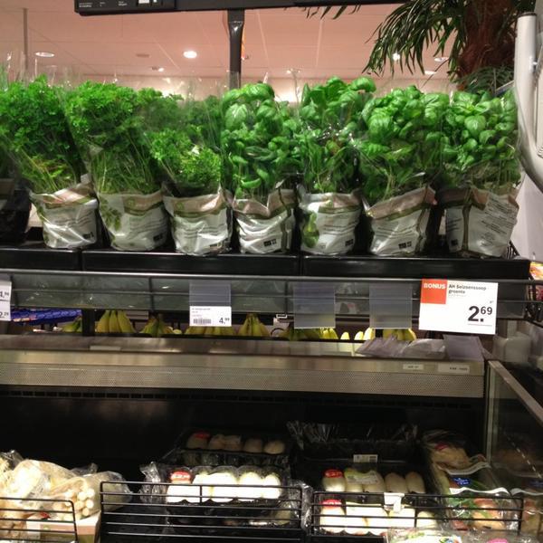 Photo taken at Albert Heijn by Andi M. on 4/6/2013-荷兰南荷兰省卢恩朱莉安娜街37-41号 Photo taken at Albert Heijn by Andi M. on 4/6/2013