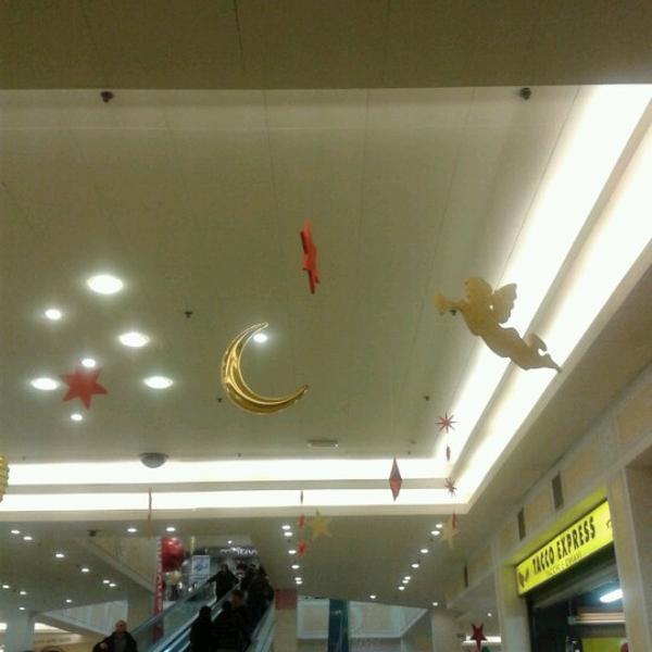 Photo taken at Centro Commerciale Dei Laghi 'Auchan' by Paola Z. on 1/2/2013-意大利伦巴第雷斯卡尔迪纳帕尔米罗·陶里亚蒂街52 Photo taken at Centro Commerciale Dei Laghi 'Auchan' by Paola Z. on 1/2/2013