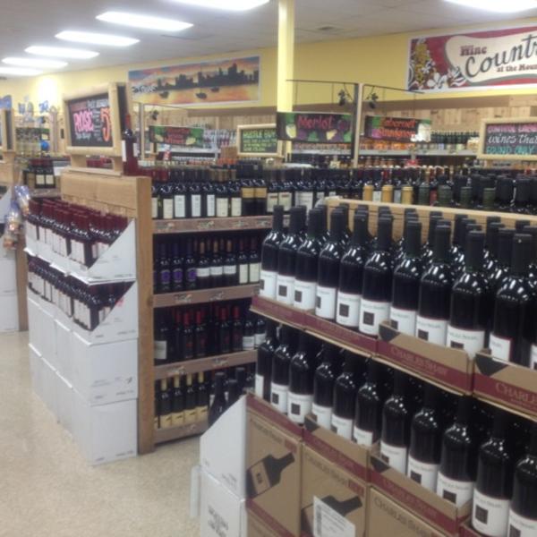 Photo taken at Trader Joe's by Lisa G. on 7/1/2012-加尼福尼亚圣地亚哥卡梅尔山区路11955(在高原牧场路) Photo taken at Trader Joe's by Lisa G. on 7/1/2012