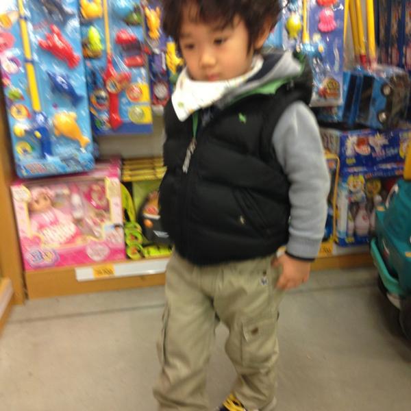 Photo taken at 이마트 (e-mart) by Jinah K. on 3/30/2013