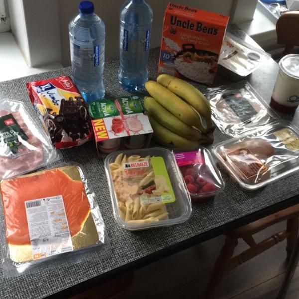 Photo taken at Proxy Delhaize by Jordi S. on 5/18/2015