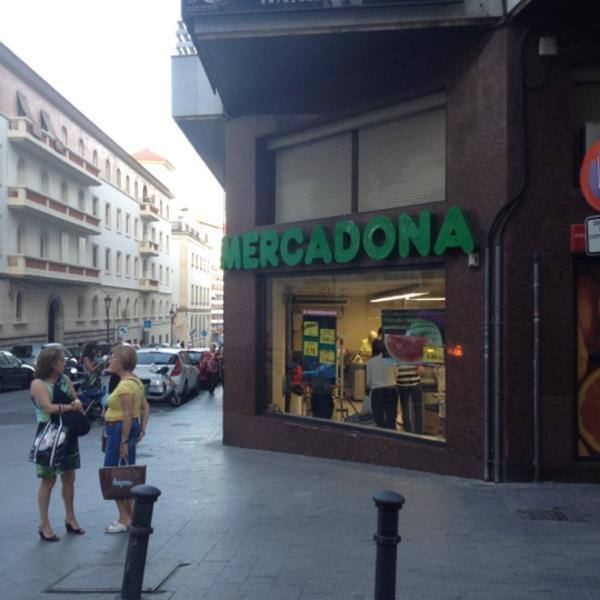 Photo taken at Mercadona by MacBannon on 6/11/2012