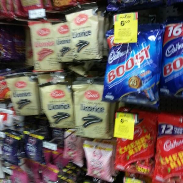 Photo taken at Woolworths by Daigor L. on 8/12/2012