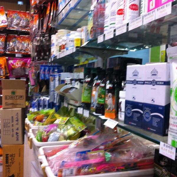 Photo taken at 홈플러스 (Home plus) by N.Kyung Cheol 싱. on 10/20/2012